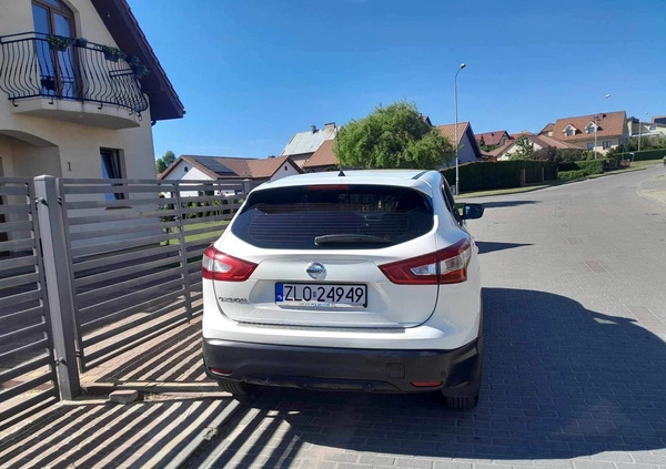 Nissan Qashqai cena 41999 przebieg: 133000, rok produkcji 2015 z Łobez małe 56